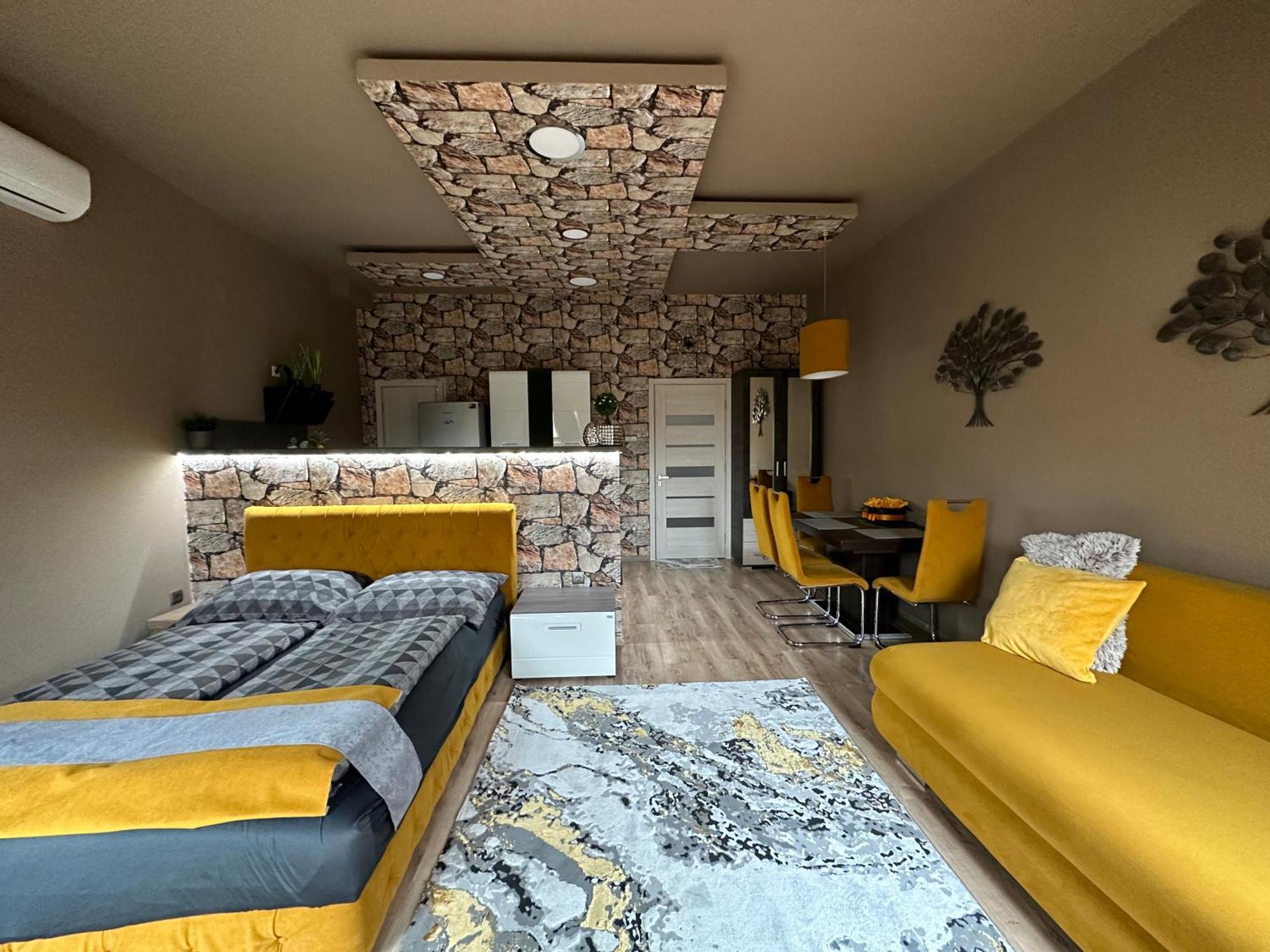 Gold Downtown Apartman Debrecen Kültér fotó