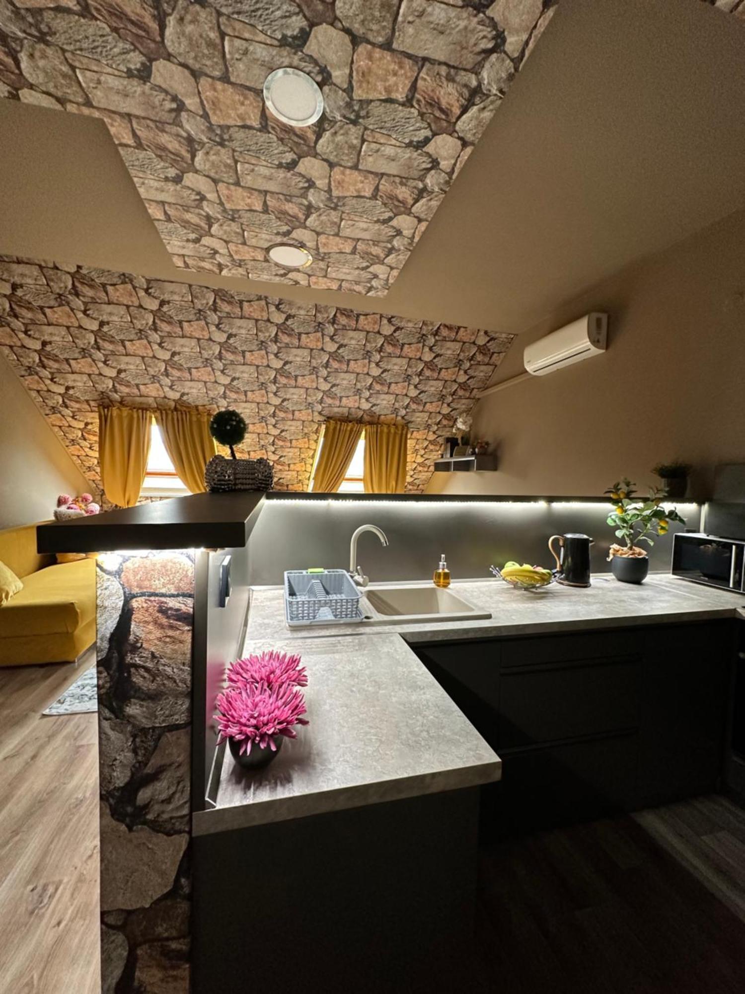 Gold Downtown Apartman Debrecen Kültér fotó